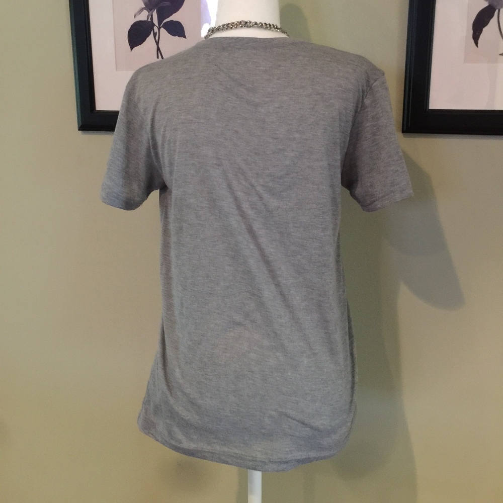 Unisex Statement T. Size Small NWOT. - Picture 4 of 4